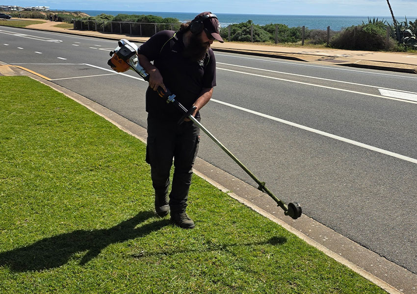 lawn-edging-services-aaa-south-australia-yards