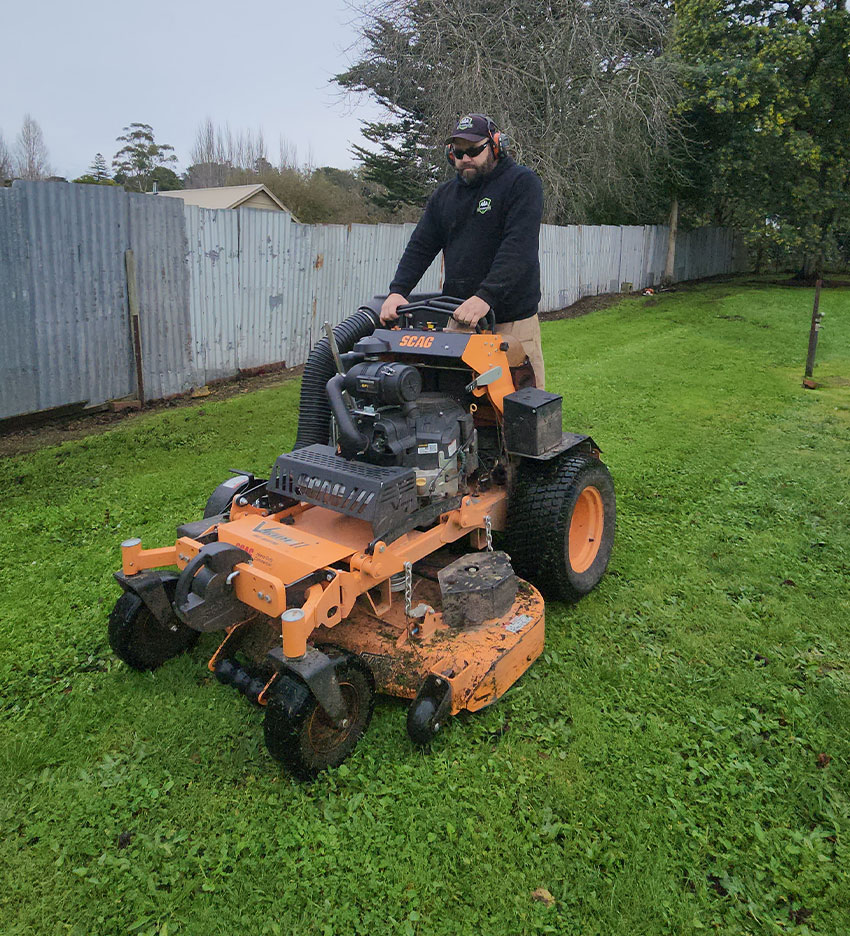 lawn-mowing-edging-services-aaa-south-australia-yards-scag